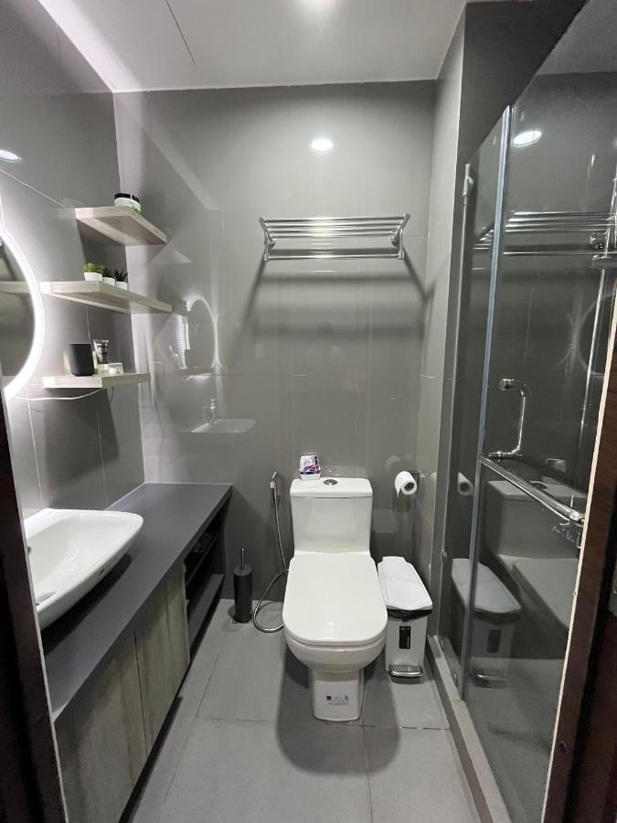 Homey 1 Bedroom Unit At Air Residences Макати Экстерьер фото